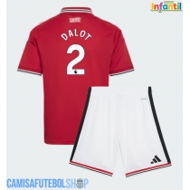 Camisa de time de futebol Manchester United Diogo Dalot #2 Replicas 1º Equipamento Infantil 2026-27 Manga Curta (+ Calças curtas)